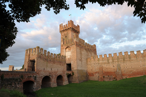Rocca degli Alberi (Fortress of the trees)